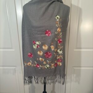 Grey PASHMINA 100% CASHMERE with floral crewel/embroidery and fringe 67.5" X 27"